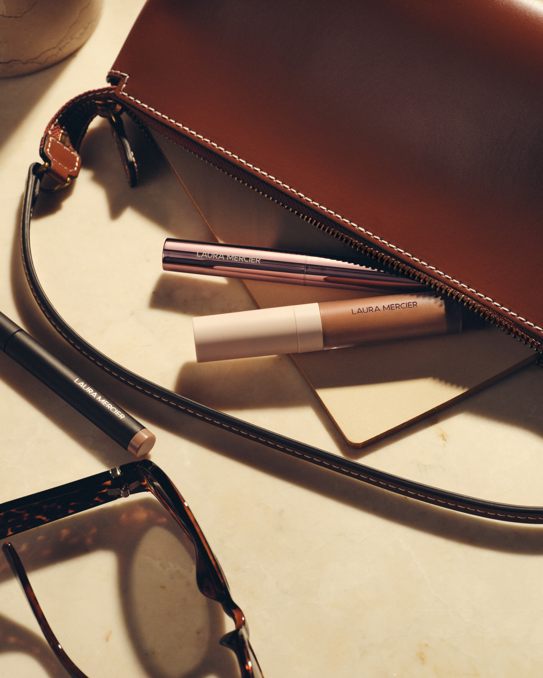 Rfwpconcealer bag spill still 4x5 lr